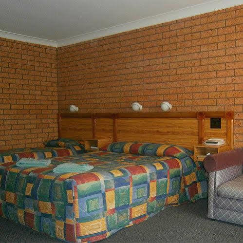 Aaron Inn Motel Наррабри Экстерьер фото